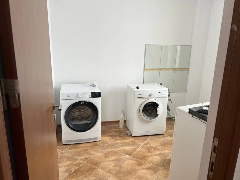 Moara Vlasiei, Particular, unica in zona, vila cu 9 camere, 7 bai, 2 garaje